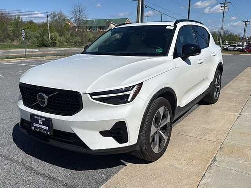 2025 Volvo XC40 Plus