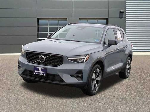 2023 Volvo XC40 Plus