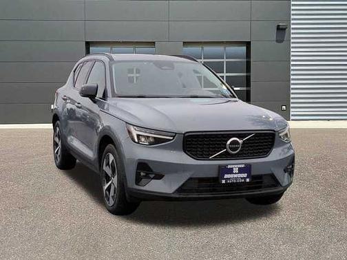 2023 Volvo XC40 Plus