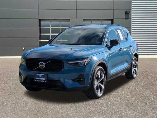 Fjord Blue 2025 Volvo XC40 Plus