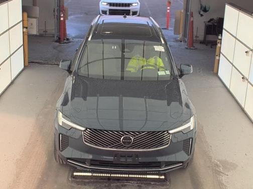 2025 Volvo XC90 Plus