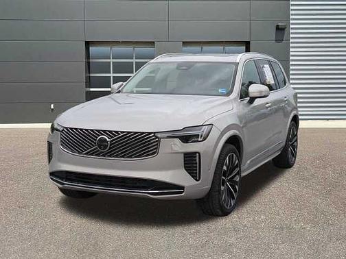 Silver Dawn 2025 Volvo XC90 Plus