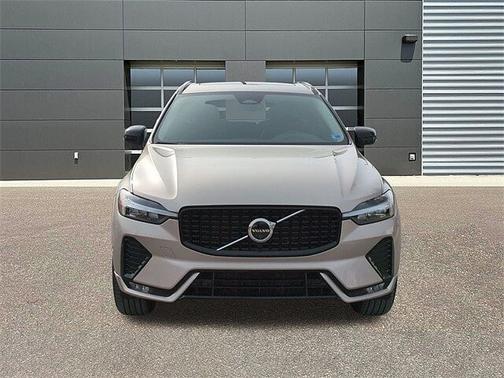 2025 Volvo XC60 Plus