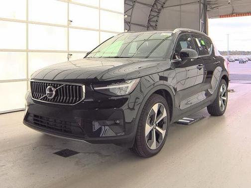 2025 Volvo XC40 Plus