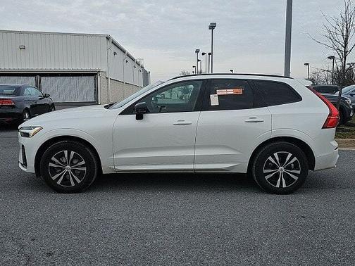 2025 Volvo XC60 Core