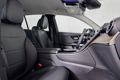 2025 Mercedes-Benz GLC 350e Base