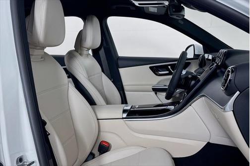 2025 Mercedes-Benz GLC 350e Base