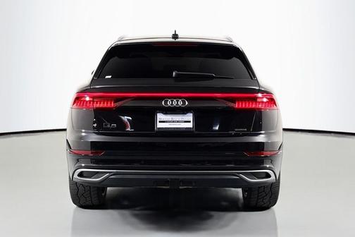 Orca Black Metallic 2019 Audi Q8 3.0T Prestige