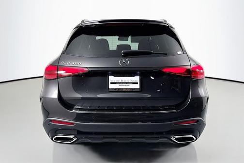 2026 Mercedes-Benz GLC 300 Base