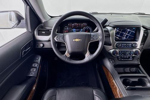 Summit White 2019 Chevrolet Suburban Premier