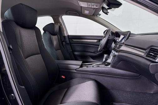 Crystal Black Pearl 2019 Honda Accord LX