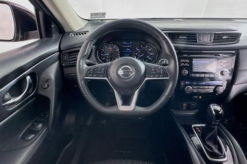 Gun Metallic 2017 Nissan Rogue SV