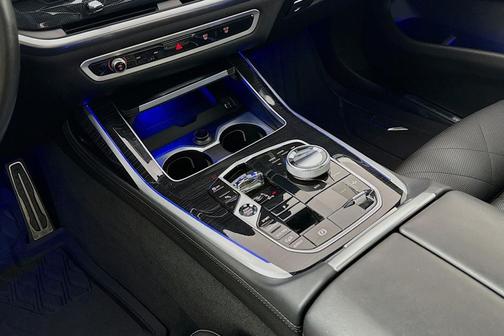 Black Sapphire Metallic 2023 BMW X7 xDrive40i