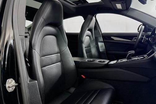 2022 Porsche Panamera 
