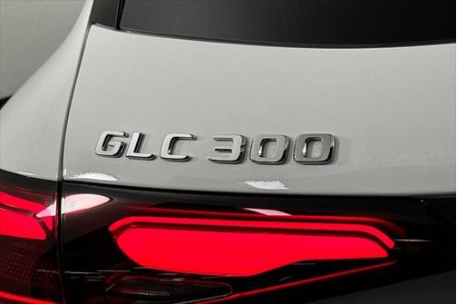 2025 Mercedes-Benz GLC 300 4MATIC