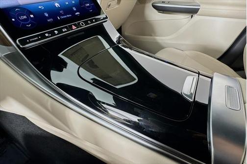 2025 Mercedes-Benz GLC 350e Base