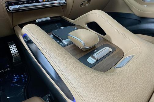 Obsidian Black Metallic 2026 Mercedes-Benz GLS 580 4MATIC