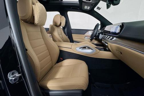 Obsidian Black Metallic 2026 Mercedes-Benz GLS 580 4MATIC
