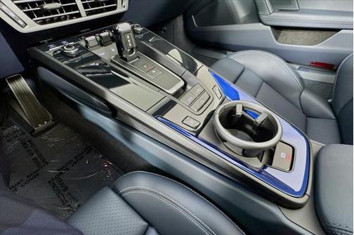 2025 Porsche 911 Carrera GTS