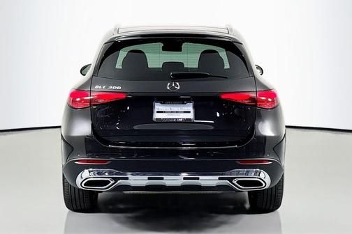 Graphite Grey Metallic 2026 Mercedes-Benz GLC 300 Base