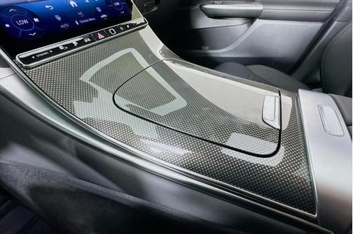 2025 Mercedes-Benz GLC 350e Base
