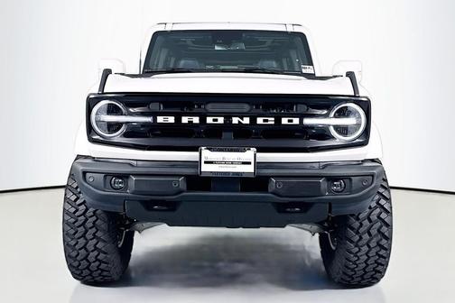 Oxford White 2024 Ford Bronco Outer Banks