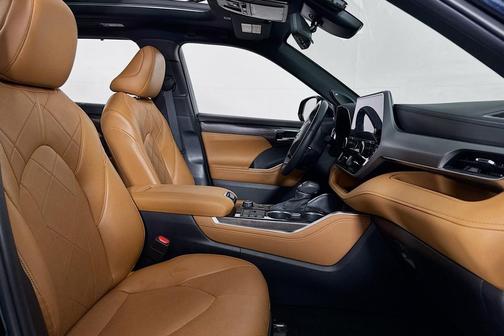 Midnight Black Metallic 2024 Toyota Highlander Platinum