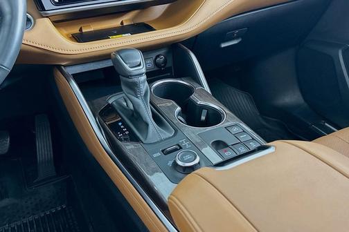 Midnight Black Metallic 2024 Toyota Highlander Platinum