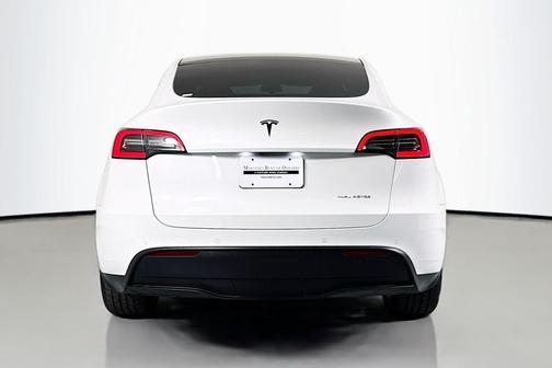 2022 Tesla Model Y Long Range Dual Motor All-Wheel Drive