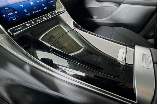 2025 Mercedes-Benz GLC 350e Base