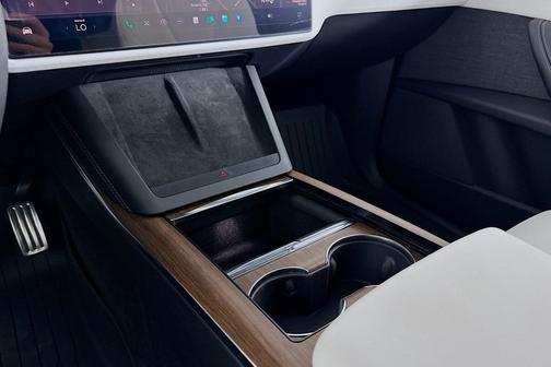 2024 Tesla Model X Long Range