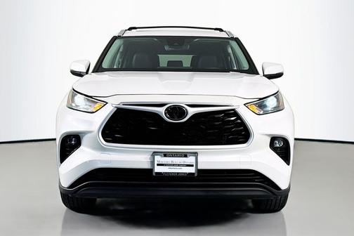 Wind Chill Pearl 2024 Toyota Highlander XLE