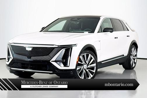 Crystal White Tricoat 2025 Cadillac LYRIQ Luxury