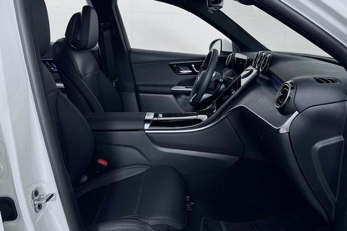 2025 Mercedes-Benz GLC 300 Base