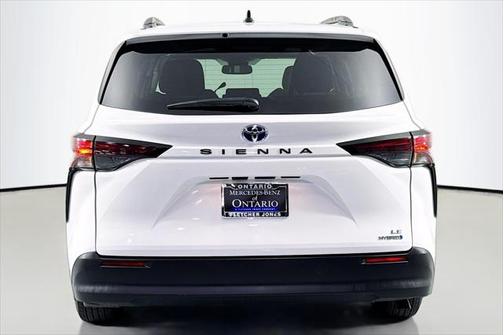 2024 Toyota Sienna LE