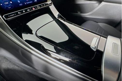 2025 Mercedes-Benz GLC 350e Base