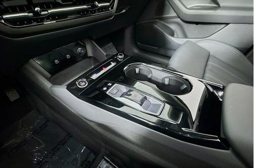 2025 Audi Q6 e-tron Prestige quattro