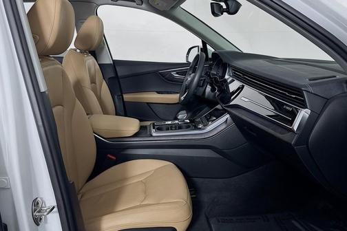 2025 Audi Q7 55 Premium