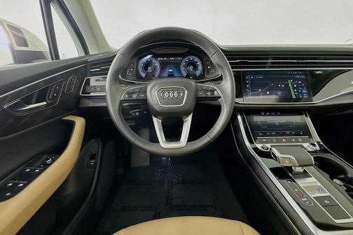 2025 Audi Q7 55 Premium