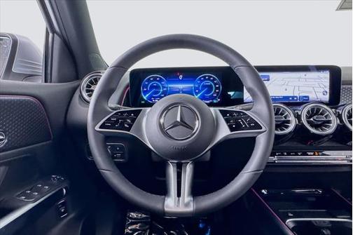 2025 Mercedes-Benz EQB 300 4MATIC