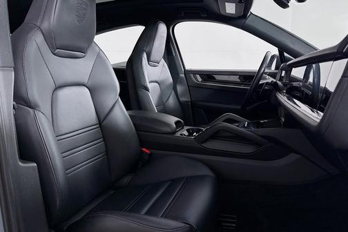 2024 Porsche Cayenne S