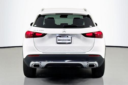 Polar White 2026 Mercedes-Benz GLA 250 4MATIC