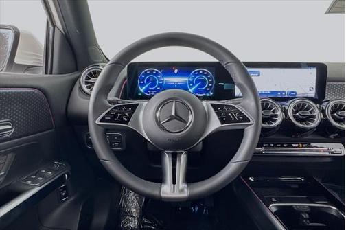 2025 Mercedes-Benz EQB 300 4MATIC