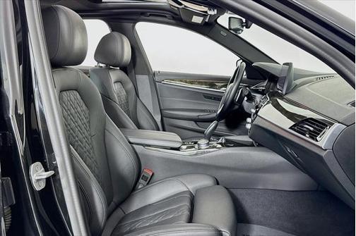 2021 BMW 530 530i