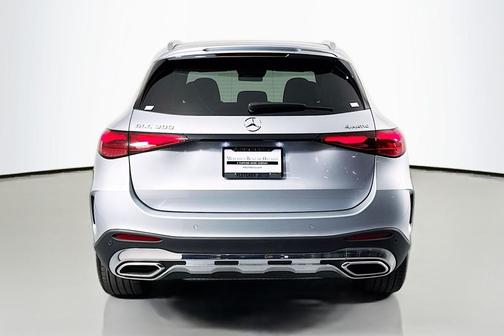 Cirrus Silver Metallic 2023 Mercedes-Benz GLC 300 4MATIC