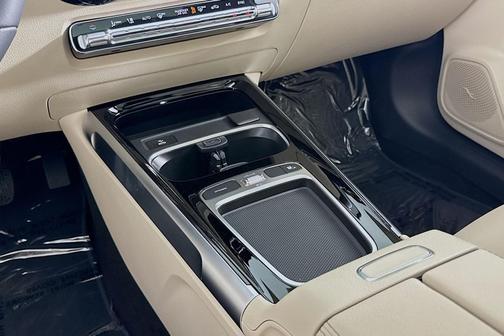 Polar White 2026 Mercedes-Benz GLB 250 Base