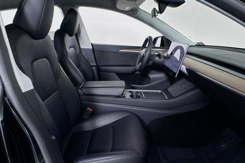 2025 Tesla Model Y Long Range Dual Motor Rear-Wheel Drive