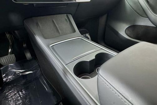 2025 Tesla Model Y Long Range Dual Motor Rear-Wheel Drive