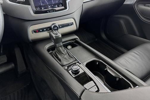 2022 Volvo XC90 T6 Inscription