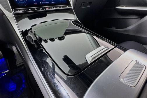 2025 Mercedes-Benz GLC 350e Base